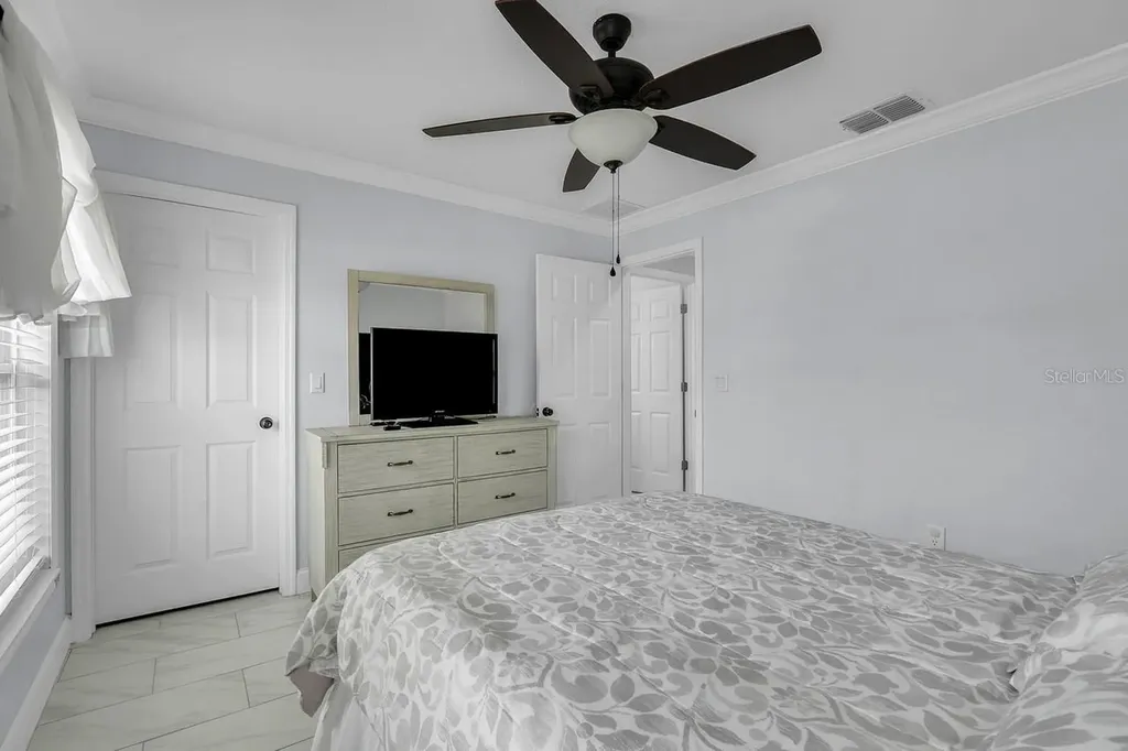 2412 Ainsworth Avenue Deltona FL 32738