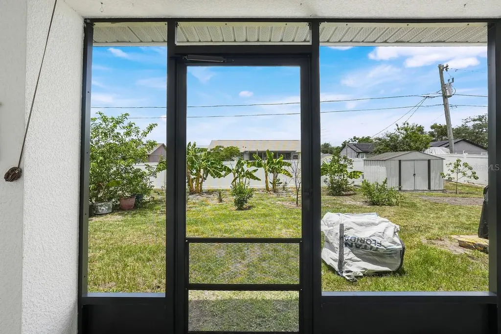 2412 Ainsworth Avenue Deltona FL 32738