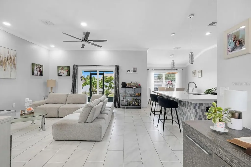 2412 Ainsworth Avenue Deltona FL 32738