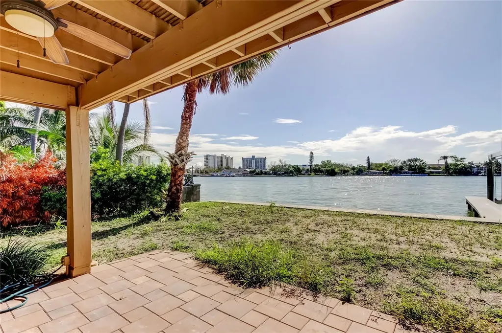 135 92nd Avenue Treasure Island FL 33706