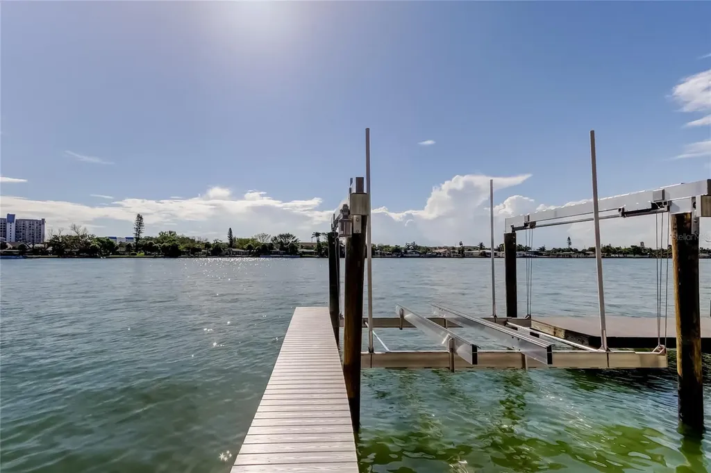 135 92nd Avenue Treasure Island FL 33706