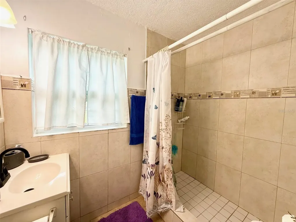 5925 Dahlia Drive Orlando FL 32807