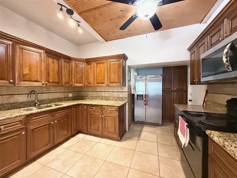 5925 Dahlia Drive Orlando FL 32807