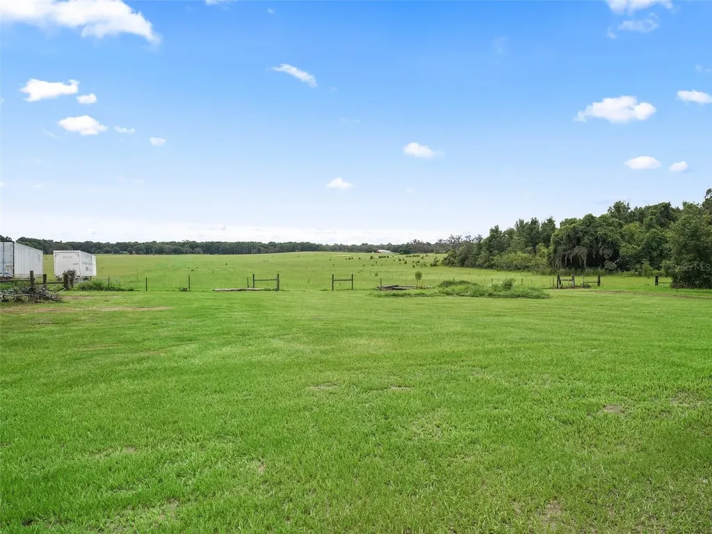 8567 Cr 635 Bushnell FL 33513