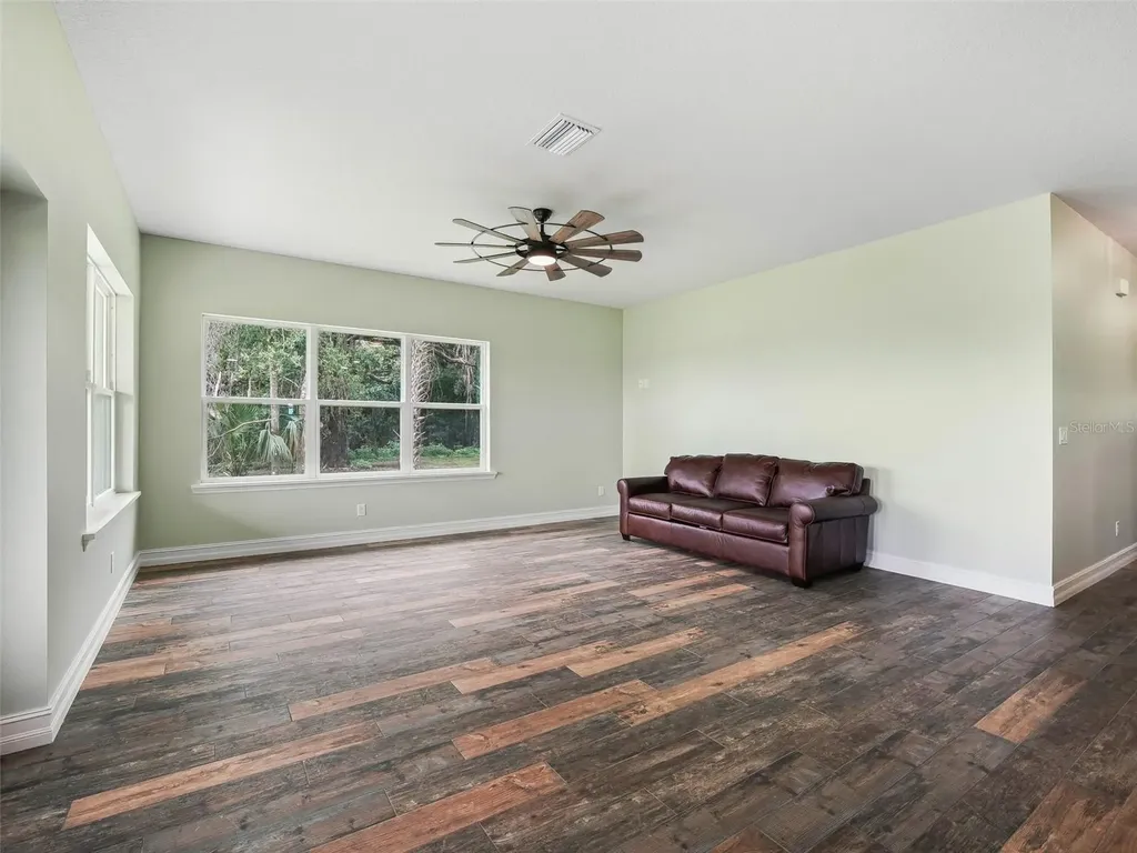 8567 Cr 635 Bushnell FL 33513