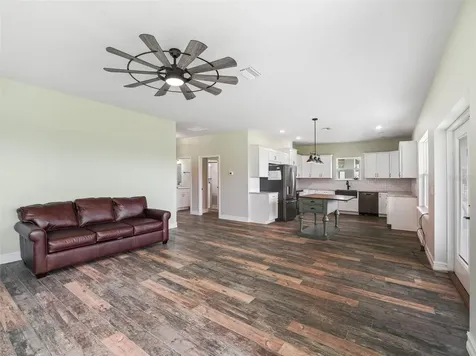 8567 Cr 635 Bushnell FL 33513