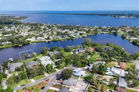 6012 Shore Acres Drive Bradenton FL 34209