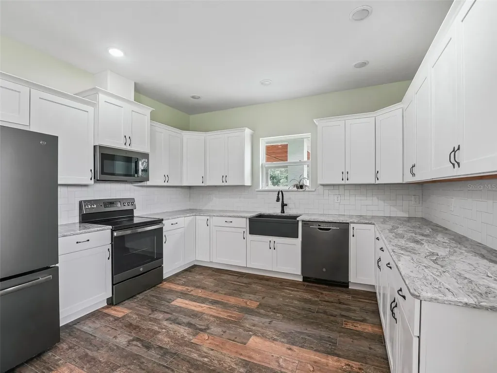 8567 Cr 635 Bushnell FL 33513