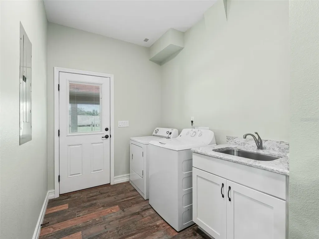 8567 Cr 635 Bushnell FL 33513