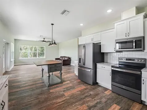 8567 Cr 635 Bushnell FL 33513