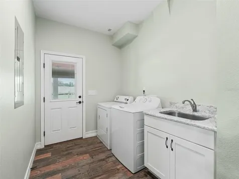 8567 Cr 635 Bushnell FL 33513