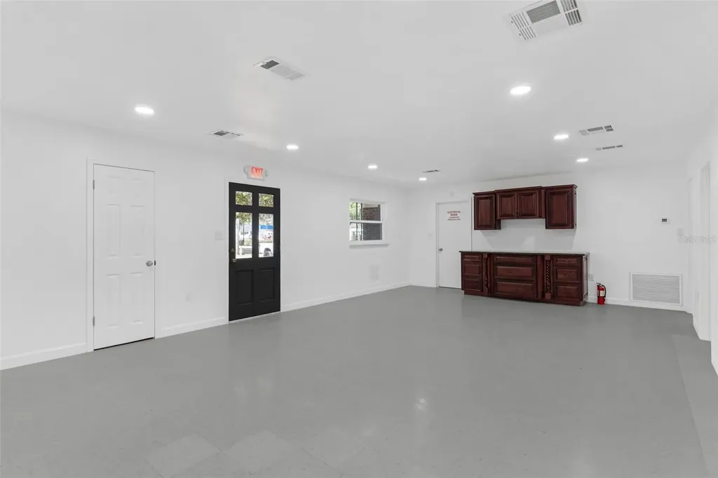 109 W Lakeview Street Lady Lake FL 32159