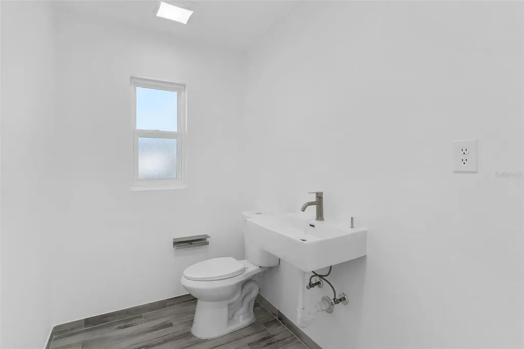 109 W Lakeview Street Lady Lake FL 32159