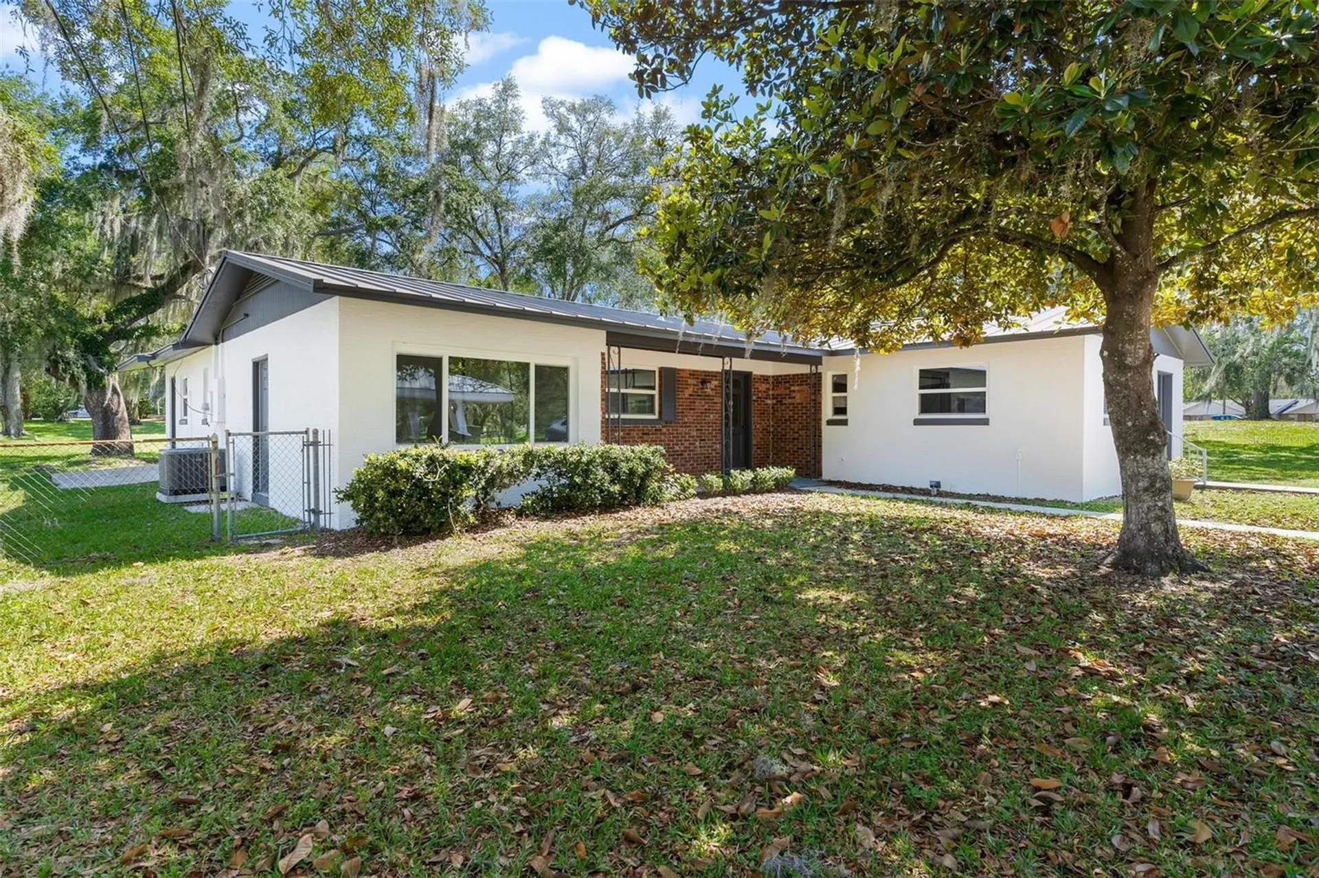 109 W Lakeview Street Lady Lake FL 32159