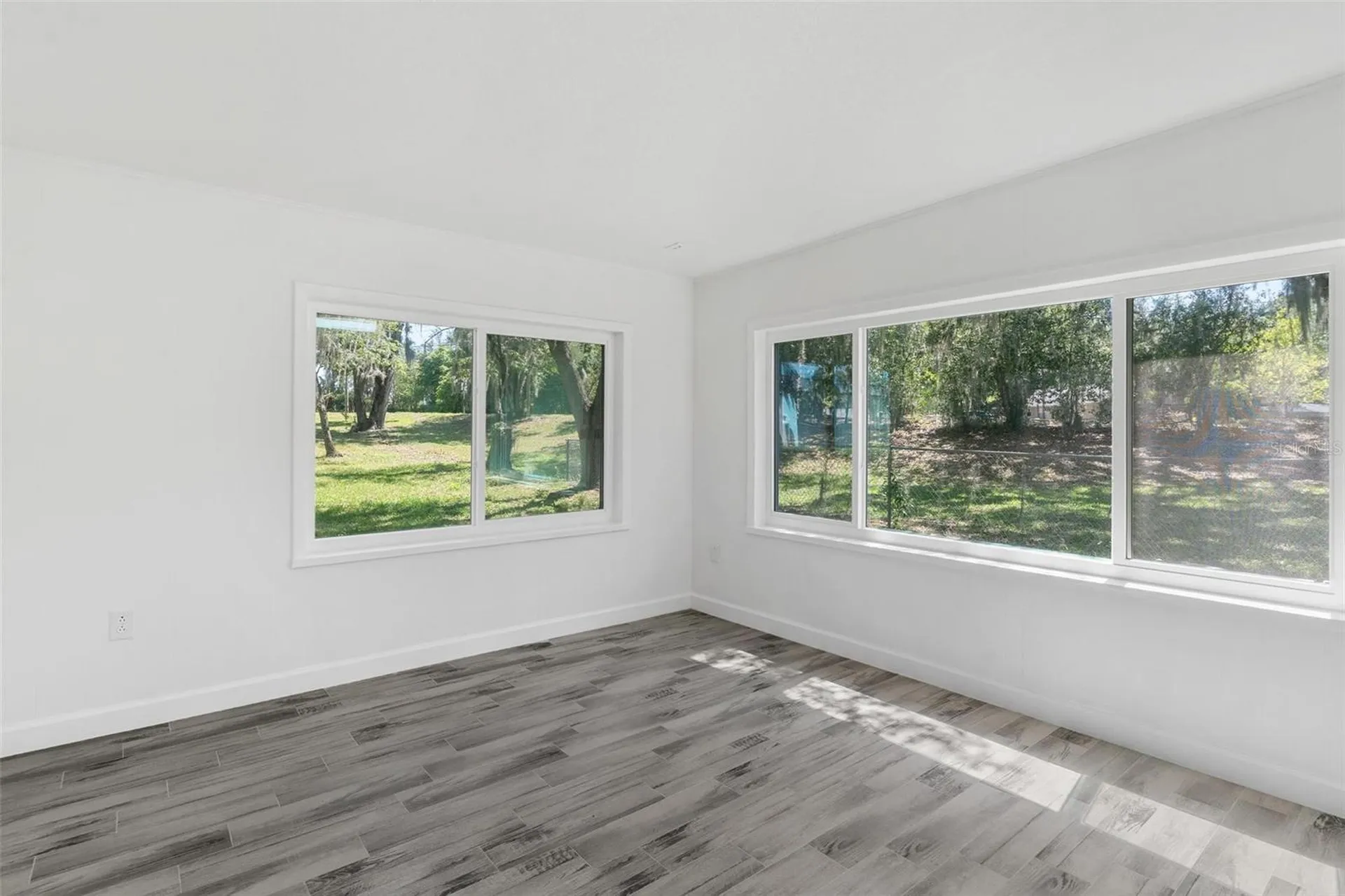 109 W Lakeview Street Lady Lake FL 32159