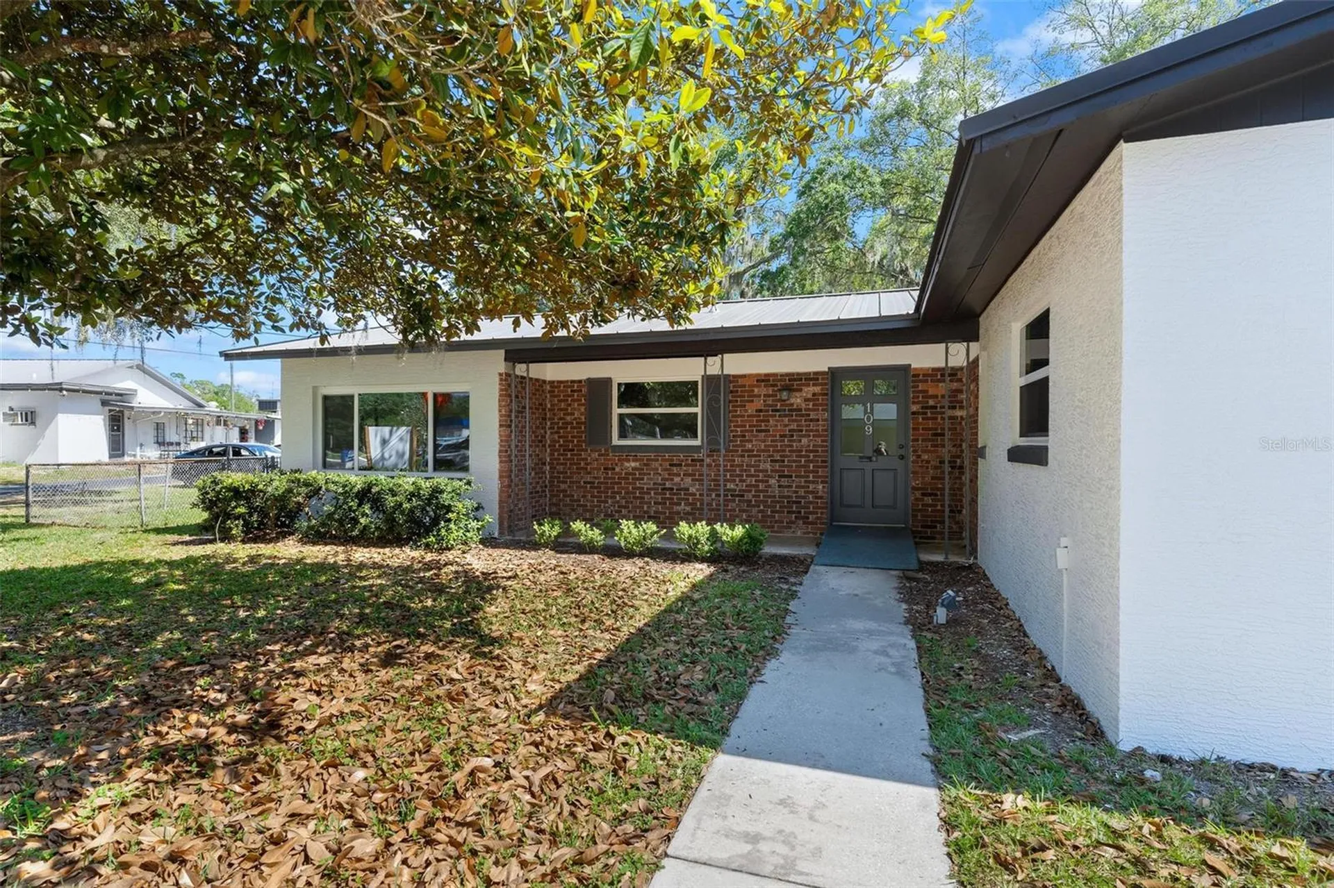 109 W Lakeview Street Lady Lake FL 32159