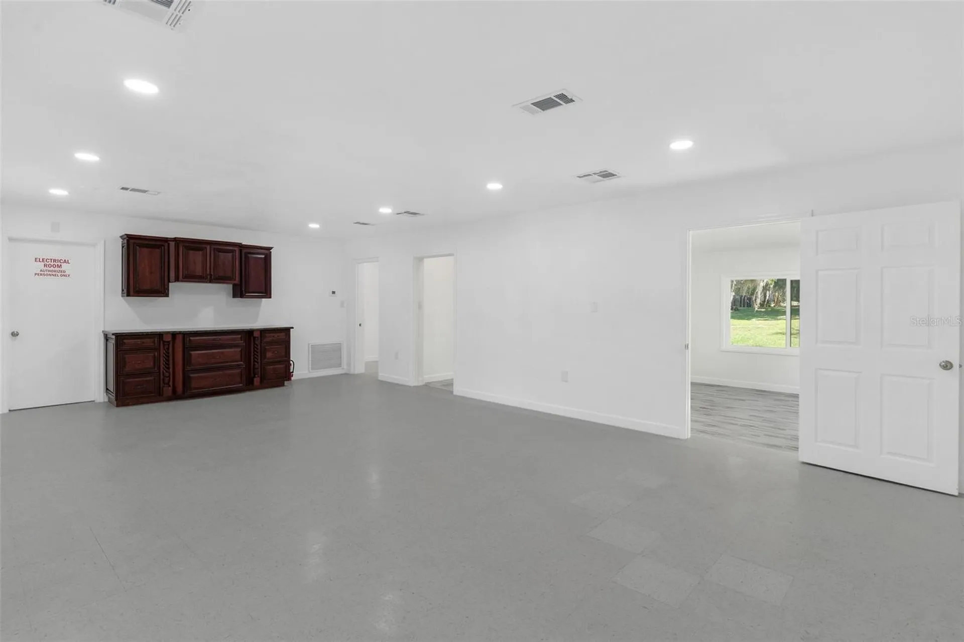 109 W Lakeview Street Lady Lake FL 32159