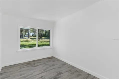109 W Lakeview Street Lady Lake FL 32159