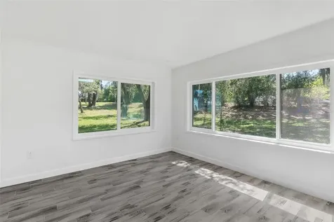 109 W Lakeview Street Lady Lake FL 32159