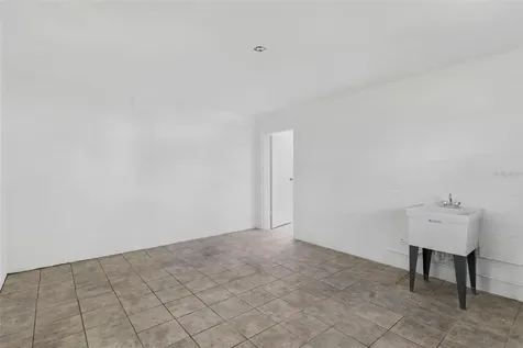 109 W Lakeview Street Lady Lake FL 32159