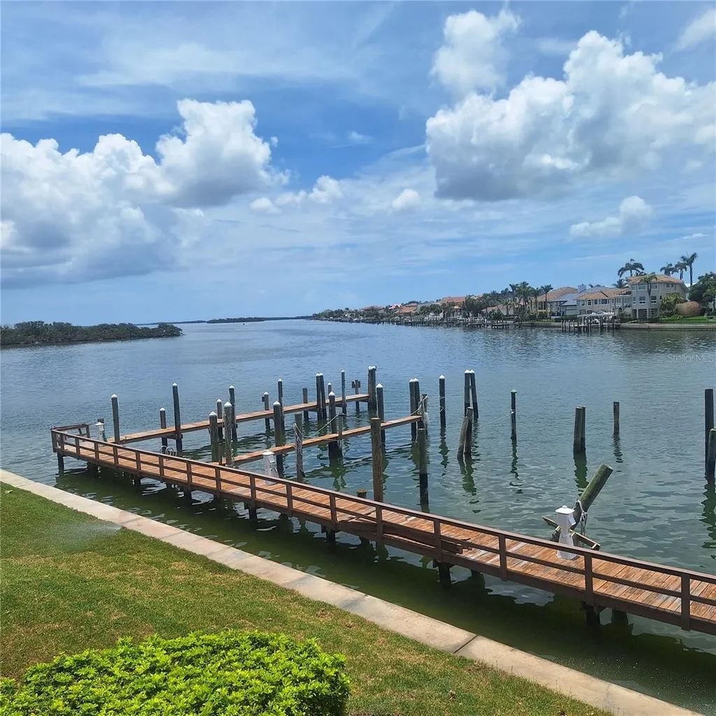 132 1st Street E Tierra Verde FL 33715
