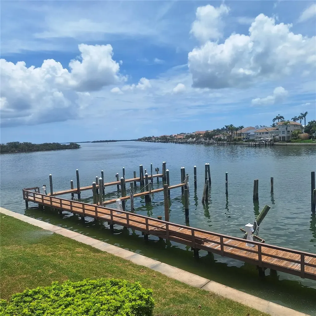132 1st Street E Tierra Verde FL 33715
