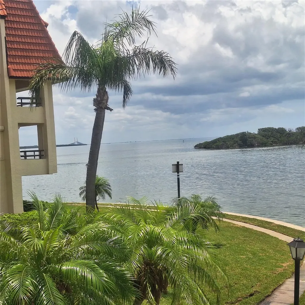 132 1st Street E Tierra Verde FL 33715