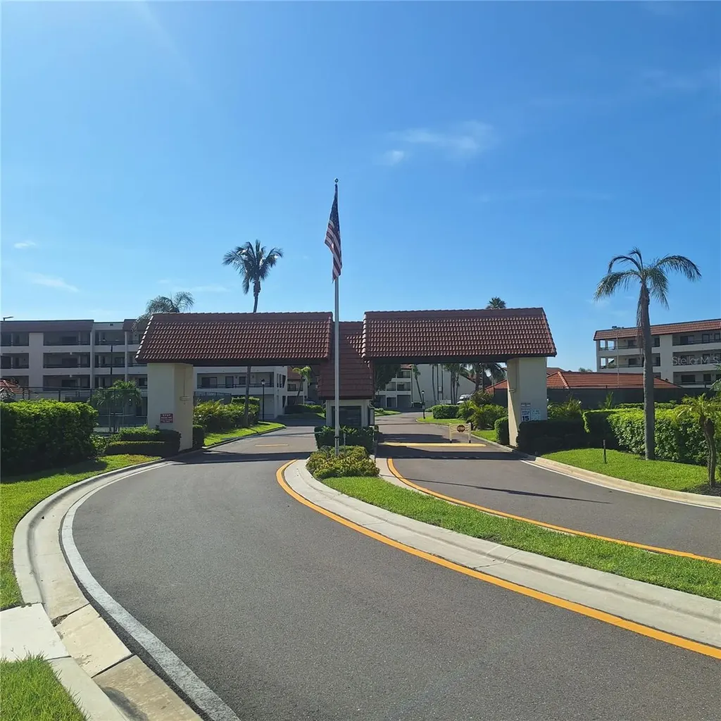 132 1st Street E Tierra Verde FL 33715