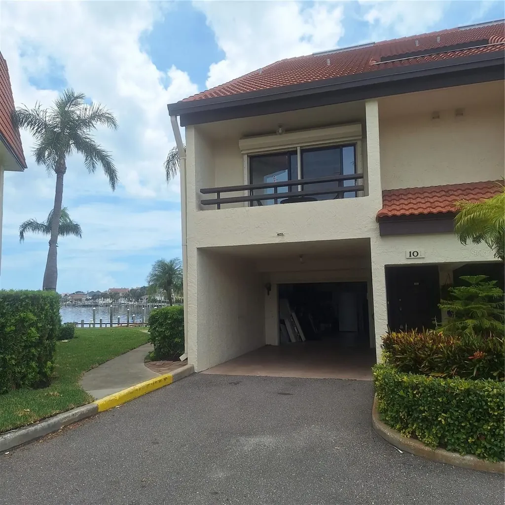 132 1st Street E Tierra Verde FL 33715