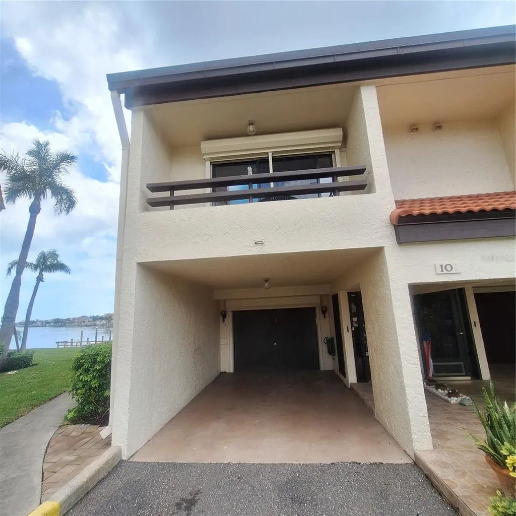 132 1st Street E Tierra Verde FL 33715
