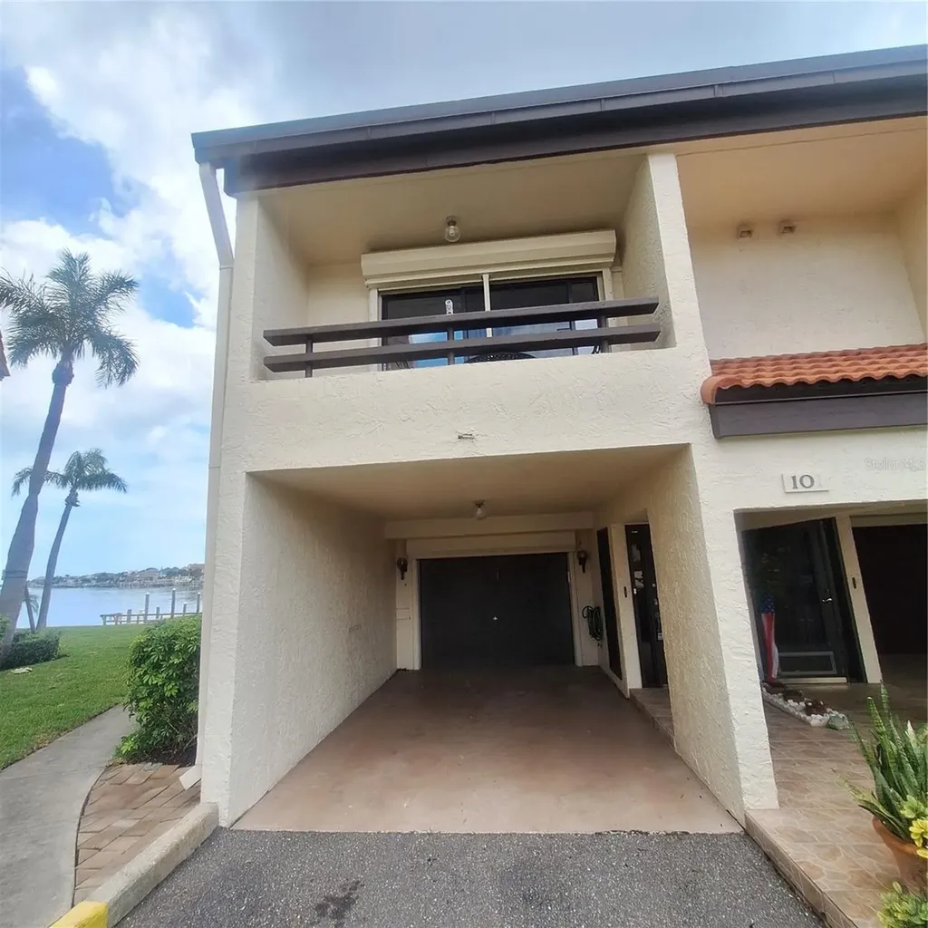 132 1st Street E Tierra Verde FL 33715