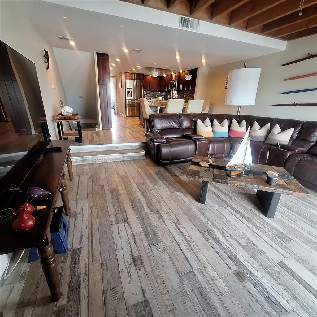 132 1st Street E Tierra Verde FL 33715