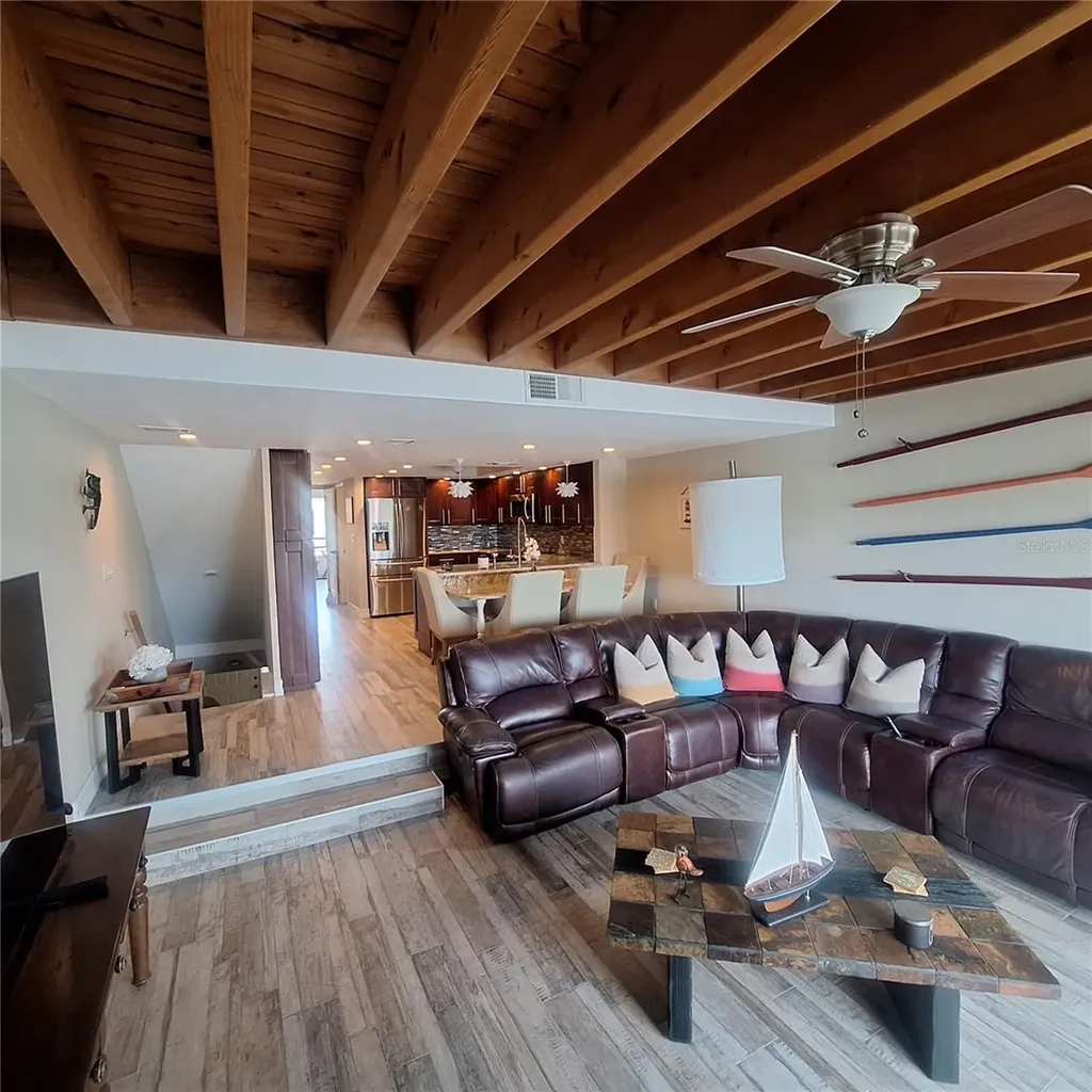 132 1st Street E Tierra Verde FL 33715