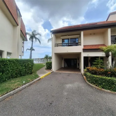 132 1st Street E Tierra Verde FL 33715