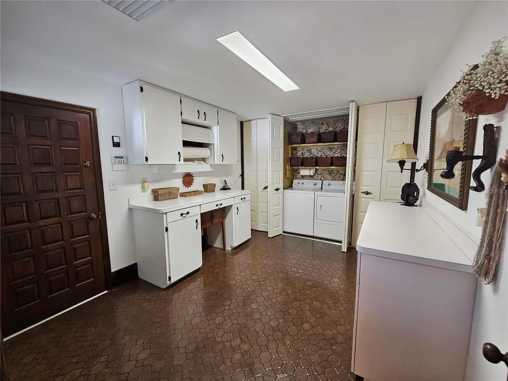 200 Island Way Winter Haven FL 33884