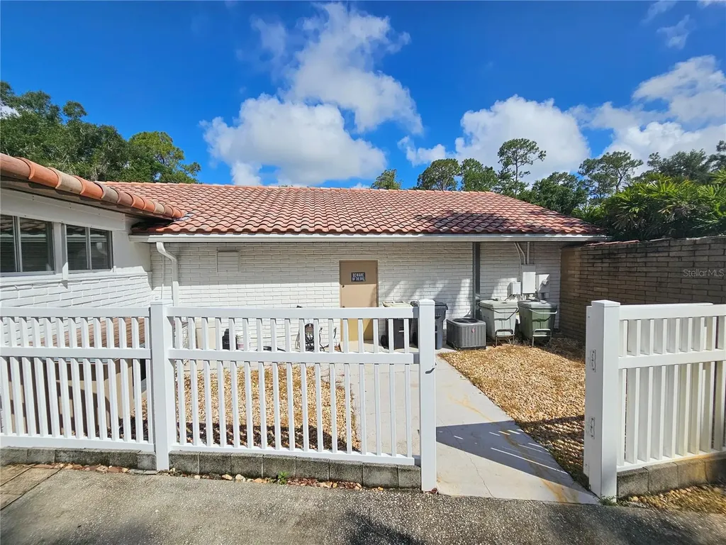 200 Island Way Winter Haven FL 33884
