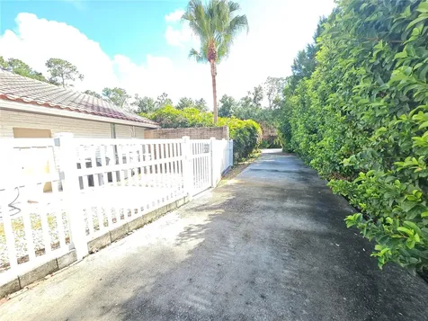 200 Island Way Winter Haven FL 33884