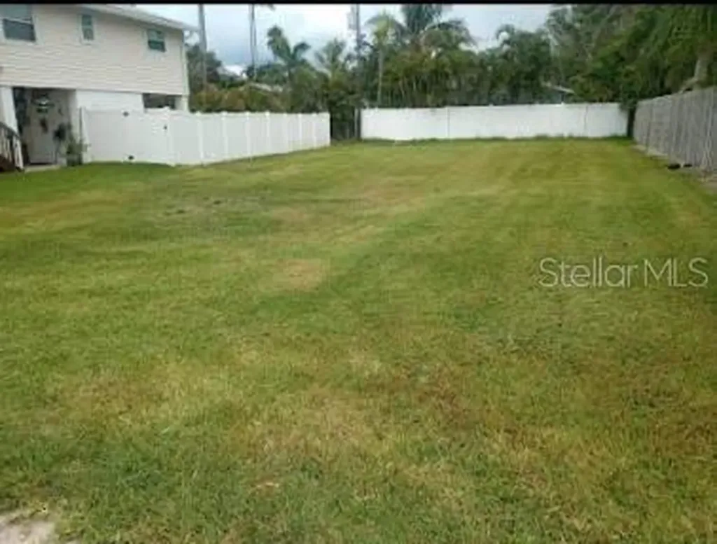 2813 Gulf Drive Holmes Beach FL 34217