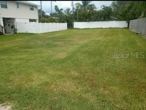 2813 Gulf Drive Holmes Beach FL 34217