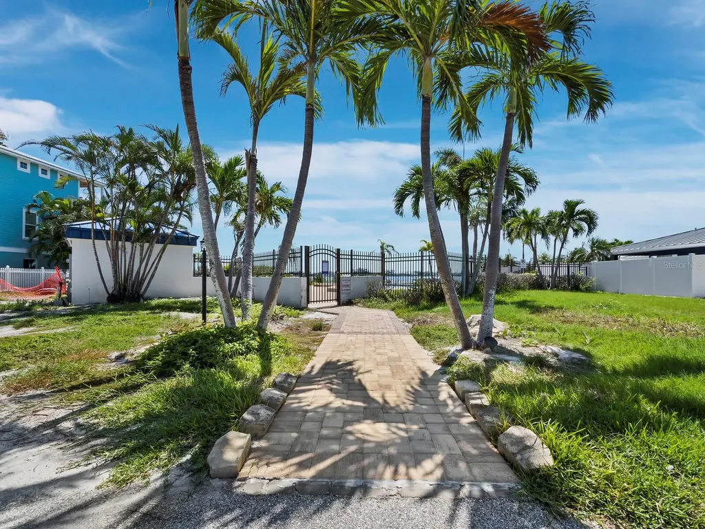 1007 Gulf Drive N Bradenton Beach FL 34217