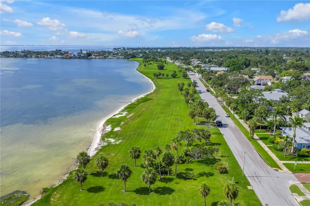 116 16th Avenue SE St Petersburg FL 33701