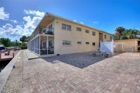 3753 46th Avenue S St Petersburg FL 33711