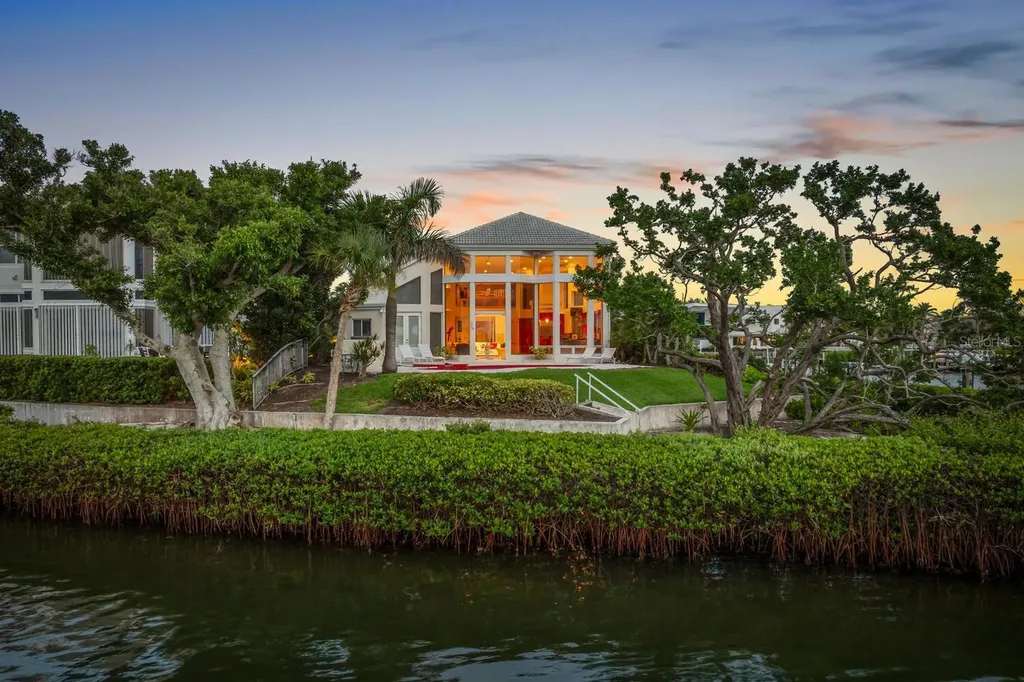 3576 Fair Oaks Way Longboat Key FL 34228
