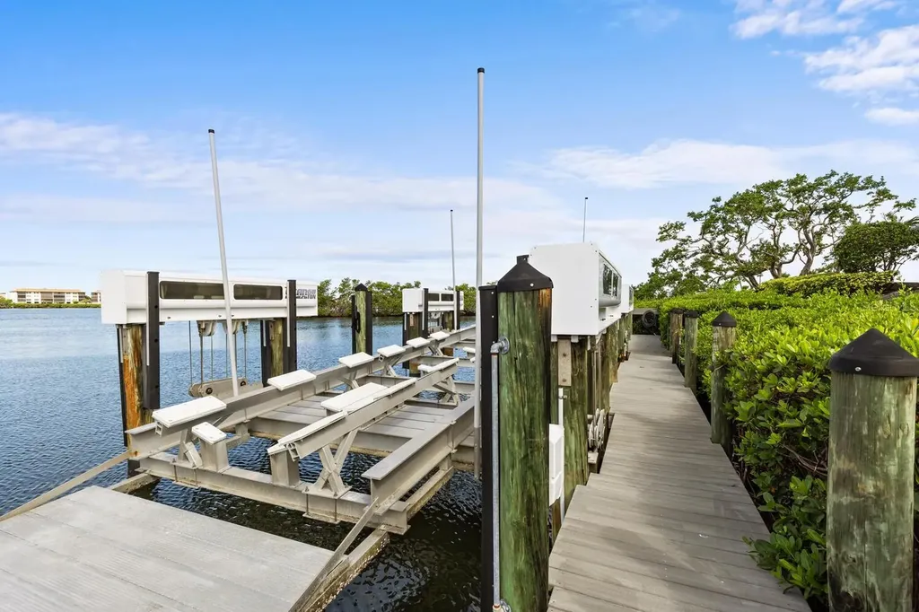 3576 Fair Oaks Way Longboat Key FL 34228