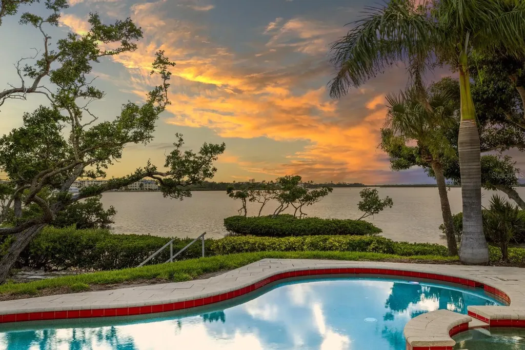 3576 Fair Oaks Way Longboat Key FL 34228