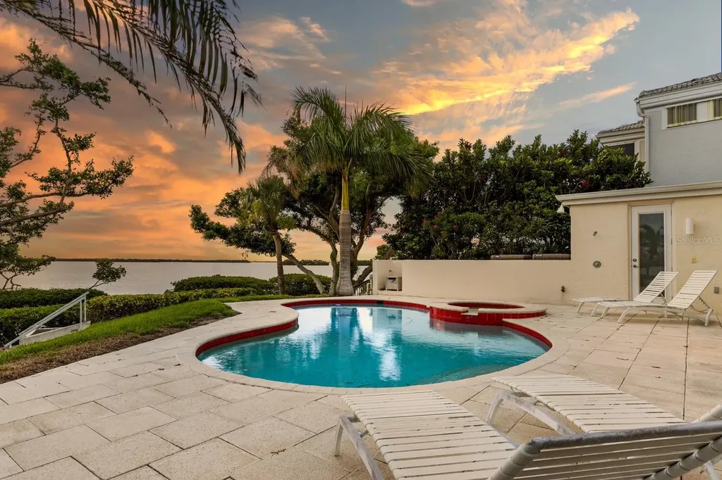 3576 Fair Oaks Way Longboat Key FL 34228