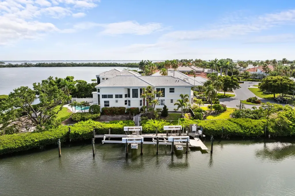 3576 Fair Oaks Way Longboat Key FL 34228
