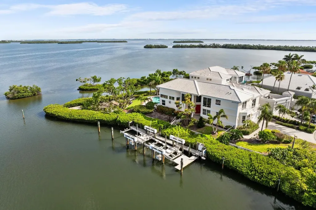 3576 Fair Oaks Way Longboat Key FL 34228
