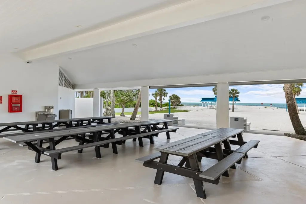 3576 Fair Oaks Way Longboat Key FL 34228