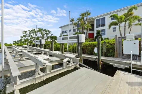 3576 Fair Oaks Way Longboat Key FL 34228